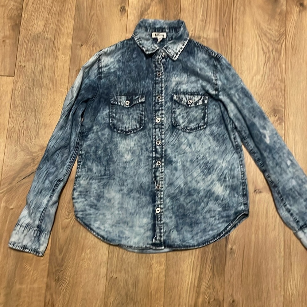 Ali & Kris button down